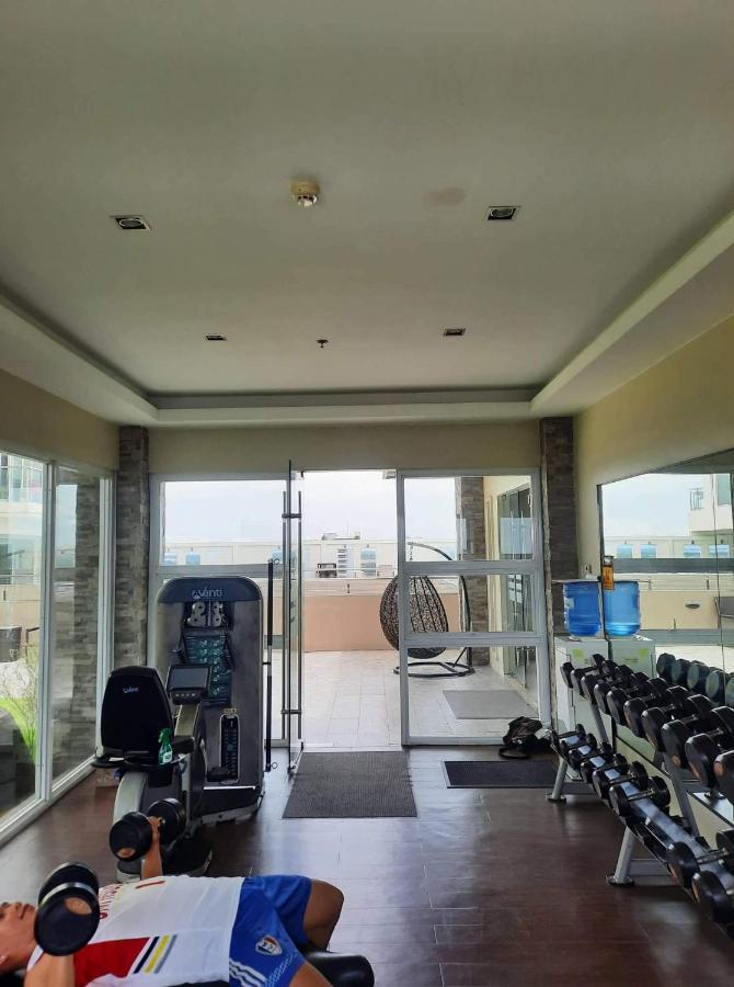 Condo With Direct Access To Shopping Mall In Bacolod City Exterior foto