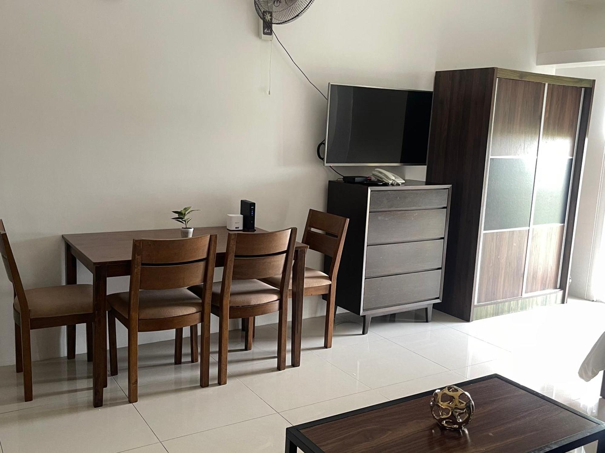 Condo With Direct Access To Shopping Mall In Bacolod City Exterior foto